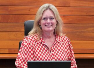 Embattled Redland City Mayor resigns